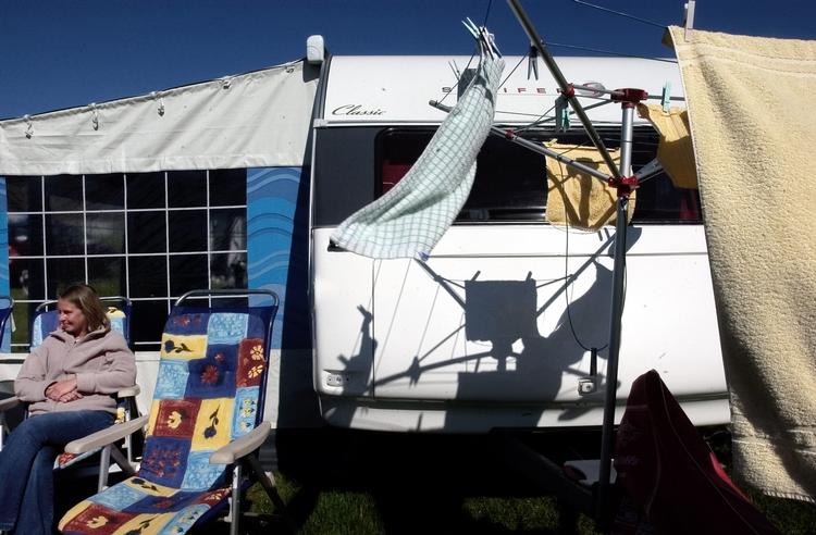 Danskere og udlændinge svigter de danske campingpladser, der havde halvanden million færre overnatninger i 2012 end i 2008. 