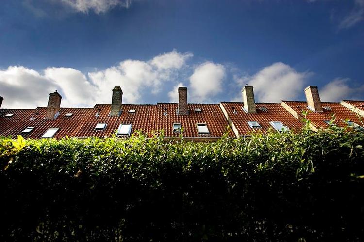 friværdi. Et lån skal kunne betale sig. Derfor er det helt afgørende, at de ældre har en friværdi i boligen, hvis de skal skifte over til et realkreditlån. 