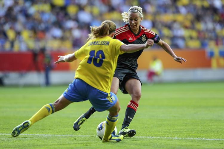 semifinale. Efter en jævnbyrdig første halvleg, sad Sverige på det meste i anden halvleg af semifinalen ved EM mod Tyskland. Men tyskerne vandt. 