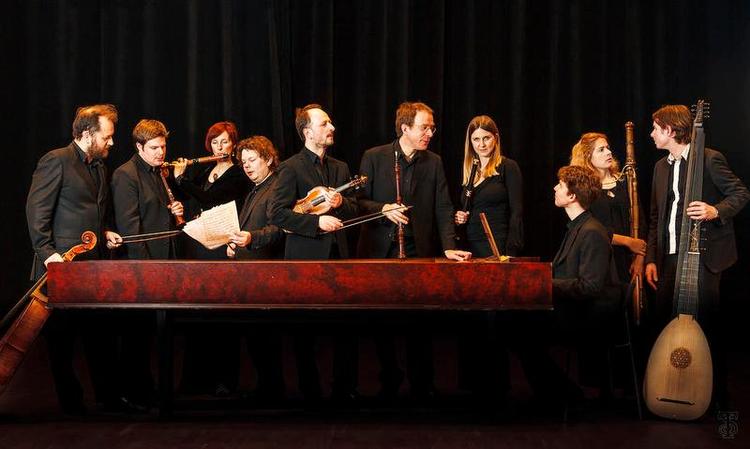 specialister. I over 20 år har Concerto Copenhagen været specialister inden for tidlig musik, og det var ikke mindst i anerkendelse heraf, at deres kunstneriske leder, dirigenten Lars Ulrik Mortensen, i 2007 fik Léonie Sonnings Musikpris. 