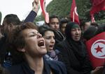 DEMONSTRATION. I februar gik tusindvis af tunesere også på gaden, efter at politikeren Chokri Belaid blev skudt og dræbt. I dag har et nyt drab fået dem på gaden igen. (arkivfoto) 