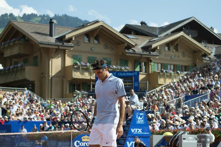 FÆRDIG. Schweiziske Roger Federer er ude af tuneringen på hjemmerbane, Suisse Open, efter bare en kamp. 