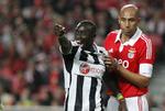 boykot. Newcastles Papiss Cisse (tv) i en tidligere spilletrøje, som han ikke har noget imod at spille i. 