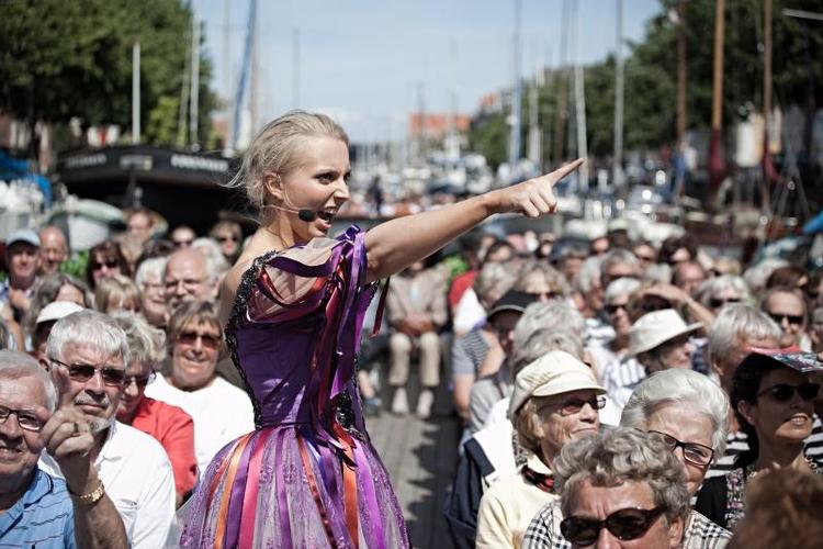 Populær. Tag en kanalrundfart med tilhørende operettesanger. PR-foto 