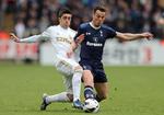 SYDLANDSK. Pablo Hernandez (tv) er en af syv spanske spillere, som Michael Laudrup har hentet til Swansea i sin tid i Wales 