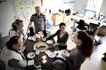 Kaffepause. Arbejdspsykolog, lektor Einar Baldvin Baldursson, opfordrer til at holde flere pauser og minimere spildtid på frugtesløse møder. 