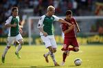 LIGE. En aktiv Martin Vingaard (th) kunne ikke skaffe sit hold FC Nordsjælland en sejr på hjemmebanen i Farum. 