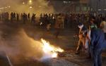 Uro. Billede fra sammenstødene ved Rabaa-moskeen i nat. Foto: AP 