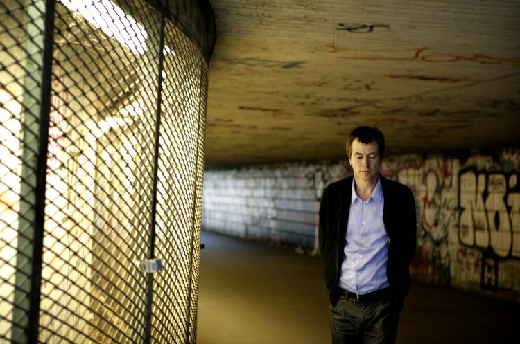 humor. Benn Q. Holms billedbog om en søndag i en FCK'ers liv er ikke engang morsom. 