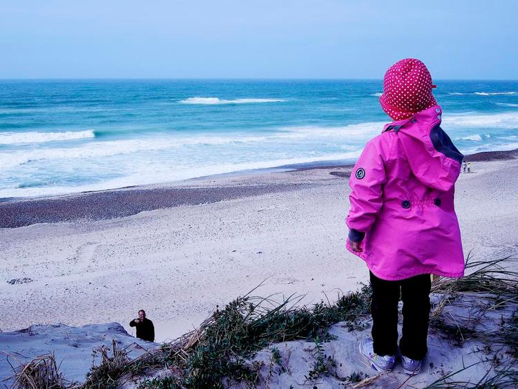 IDYL. Stranden ved Klitmøller. 