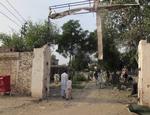 Angreb. Pakistansk Taliban har angrebet et fængsel i Pakisten og befriet 250 fanger. Deriblandt 30 hardcore miilitante islamister. 