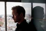 Udsyn. Langt, langt fra Los Angeles. Det er der, Alexander Skarsgård bor nu, men forankringen i Sverige og faderens, slægtens og Stockholms Söder-kvarter lader han bag sig, når han tager hjem igen. 