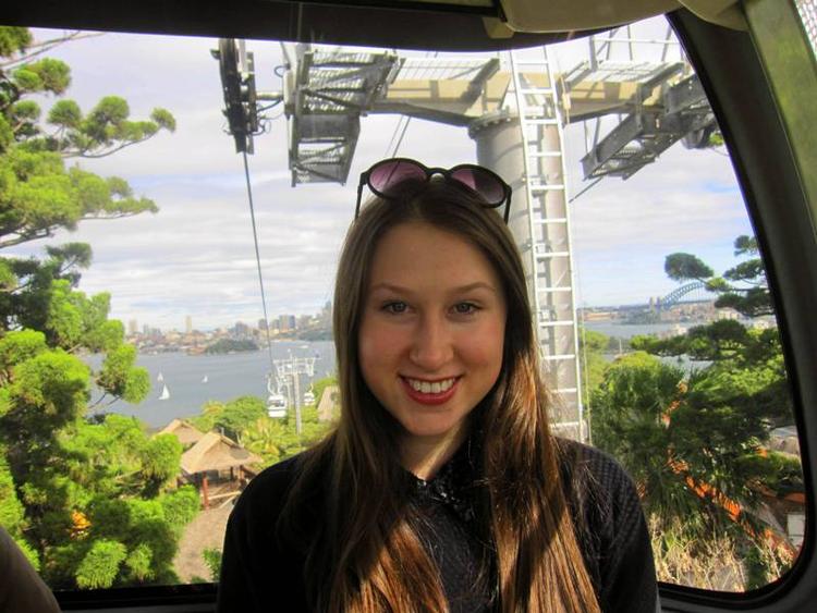 Uvished. Emma Graham befinder sig i England og kan ikke få vished over sin fremtid før fredag. 