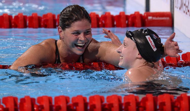 DUELLEN. I 1.400 meter duellerede Lotte Friis og Katie Ledecky om både verdensrekorden og VM-guldet. 