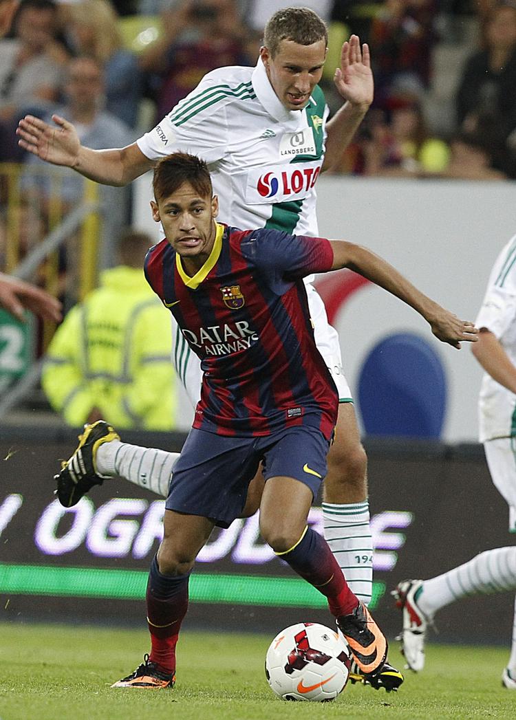 debut. FC Barcelonas nyindkøbte brasilianske stjerne, Neymar, kom på banen kort før tid i kampen mod Legia Gdansk. 