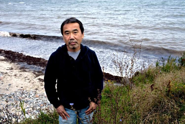 Kurator. Haruki Murakami har samlet elleve noveller af engelsksprogede forfattere og selv bidraget med en samt forordet. 