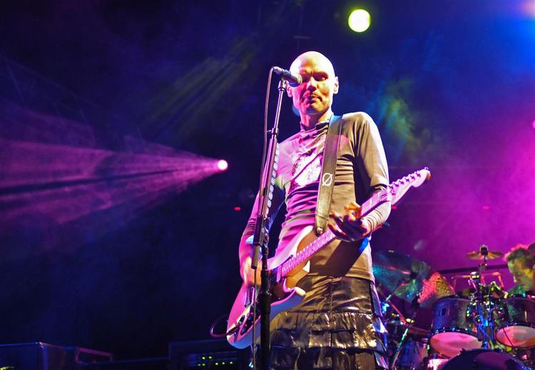 Ørkenvandring. Billy Corgan virkede til at have et anstrengt forhold til flere af sine egne sange. 