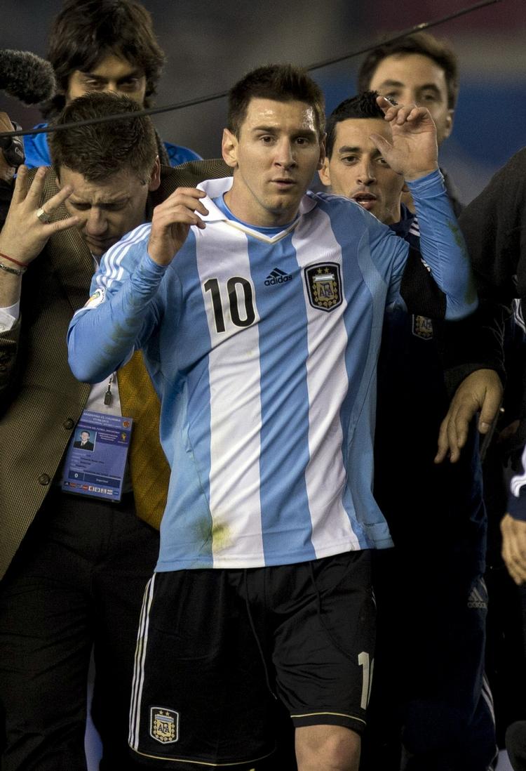 paveligt.  Lionel Messi stiller op for Argentina i en kamp mod Italien. Og stjernen skal møde paven i forbindelse med kampen. 