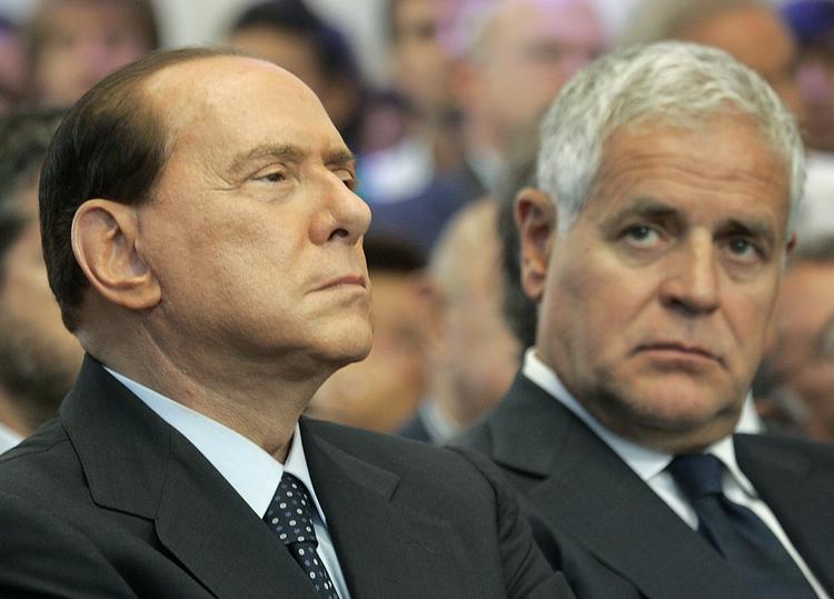 Skyldig. Silvio Berlusconi har fået nedsat fængselsstraffen fra fire år til et enkelt, som formentlig skal afsones i husarrest. En straf om udelukkelse fra politik skal gå om. 