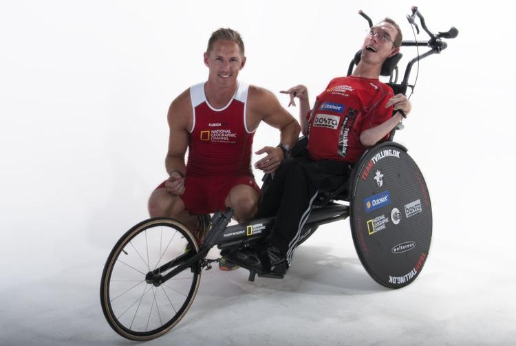 Viljestyrke. Peder Mondrup (th) og hans bror Steen Mondrup skal løbe et marathon sammen 18. august til Ironman Copenhagen. Foto:  Mikkel M. Beisner 