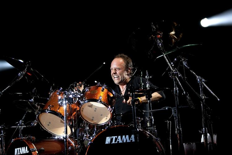 Sællert. Booking af Metallica sætter skub i salget af Roskilde-billetter. Næste uge offentliggøres det, hvilken dag på festivalen, bandet optræder. 