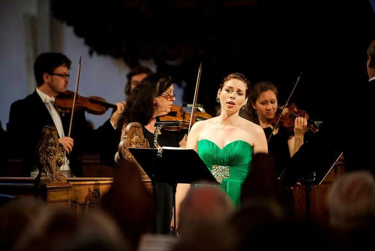 Sangerpris. Frederikke Kampmann blev den første modtager af prisen Årets Unge Operatalent. Søndag var hun solist i arier af Händel med periodeorkestret l'Arte del Mondo. 