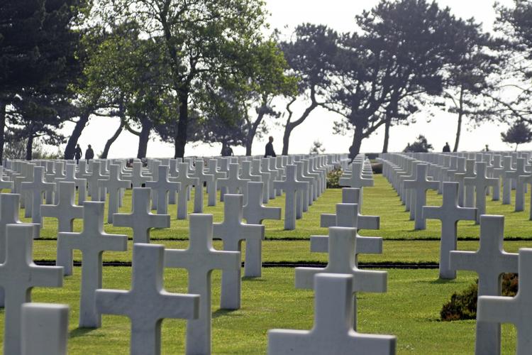 Normandiet. Amerikanerne har igennem to verdenskrige stedt 125.000 soldater til hvile i europæisk jord, foruden de næsten 100.000, man aldrig fandt. 