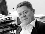 Boss. Som direktør i Plus Bolig administrerer Henrik Norman Thomsen 3.500 lejligheder. Desuden er selskabet i gang med en række nybyggerier i en samlet størrelse af ca. 1,5 milliarder kroner. 