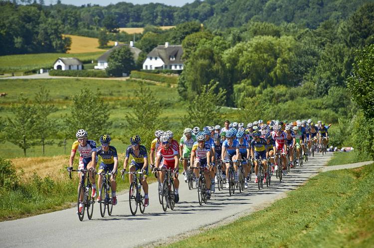 Derudad. Dagens etape fra Sønderborg til Vejle, 200 km. 