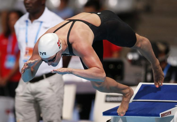 VIDERE. Hovedet sad da, hvor det plejer, da Jeanette Ottesen her til morgen svømmede 50 meter fri. 
