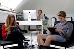 Overvågning. Politikens Megafon-måling viser at hver anden holder øje med deres barn via digitale medier. Louisa Fjeldberg (billedet) overvåger dog ikke sine børn, Sander og Sif. 