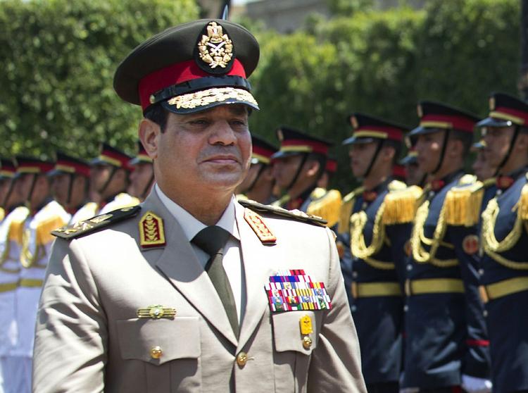 El-sisi. Det er forbudt at kritisere el-Sisi eller hæren, enhver, der offentligt udtrykker sympati med muslimske brødre, risikerer at blive beskyldt for at være fjende af Egypten. 