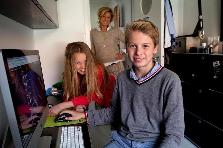 Tillid. 'Not your business' siger 12-årige Sander til sin mor om sine skriverier på sociale medier. Og det respekterer hun. 