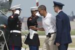Fødselar. Obama har tilbragt weekenden i Camp David, som han her er på vej til, men er løbende blevet underrettet om udviklingen af sine mange rådgivere og ministere. I dag fejrer han i øvrigt sin 52 års fødselsdag. 