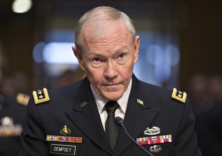Terrortrussel. Øverstbefalende i det amerikanske militær, general Martin Dempsey, siger, at efterretningerne før dagens lukning af 25 ambassader minder om truslen før terrorangrebet 11. september. 