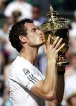 grandslam. Andy Murrays sejr ved Wimbledon  endte 77 års britisk tørke i græsturneringen. 