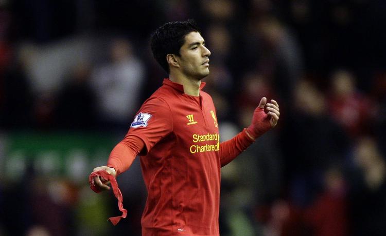 Kontroversiel. Luis Suarez scorede 30 gange for Liverpool i sidste sæson, men sluttede af med at få en ti kampe lang karantæne for at bide en modstander. 
