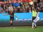 Guldbejler. FCM-anfører Kristian Bak (tv) har optur over den flotte sæsonstart. 