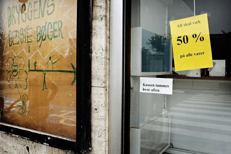 død. I løbet af de seneste fem år er mindst 85 fysiske boghandler forsvundet fra det danske gadebillede. Her foto fra Bryggens Boghandel i København, der lukkede ned sidste sommer. 