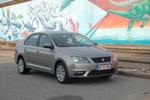 Prisvirvar. Denne Seat Toledo var for et par uger markant billigere end den identiske Skoda Rapid. Nu er der sket noget på prisfronten. 