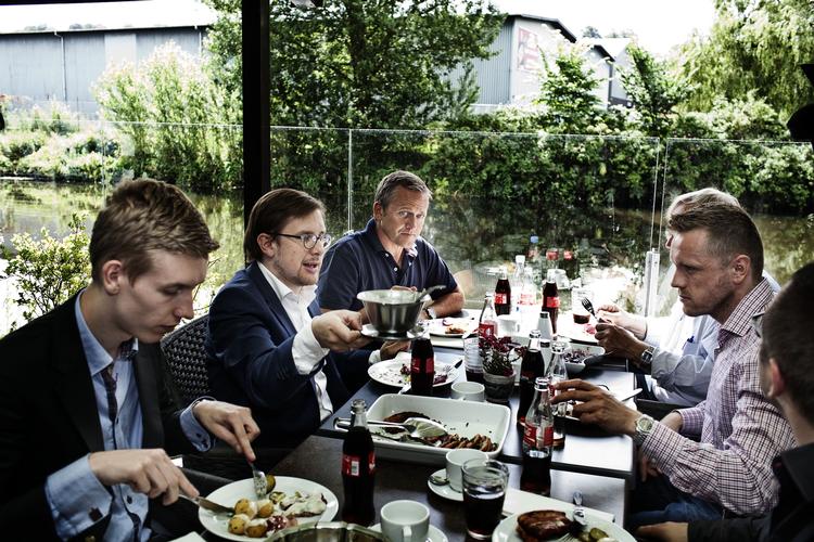 FLÆSK. I 2012 valgte Liberal Alliance at holde deres sommergruppemøde på Restaurant Vejlegården, der dengang lå i konflikt med fagforeningen 3F. Idéen var partileder Anders Samuelsens. 
