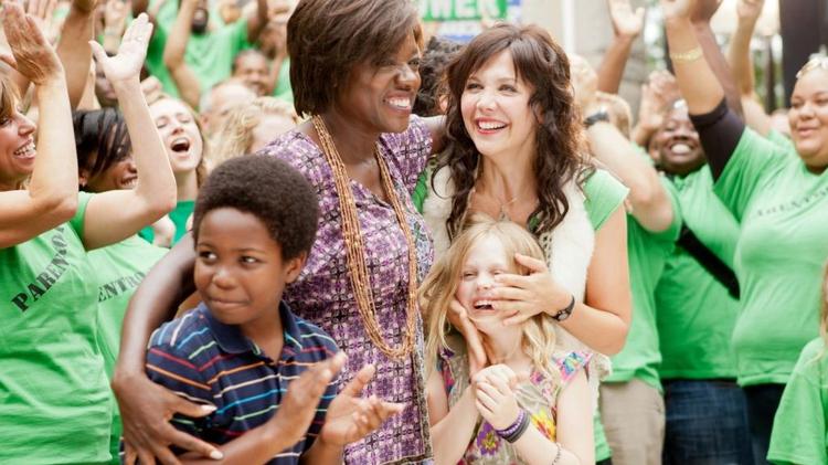 Skolekrise. Viola Davis er virkelig god som udbrændt lærer med indre glød, mens Maggie Gyllenhaal spiller Jamie på grænsen til det enerverende i 'Won't Back Down'. 