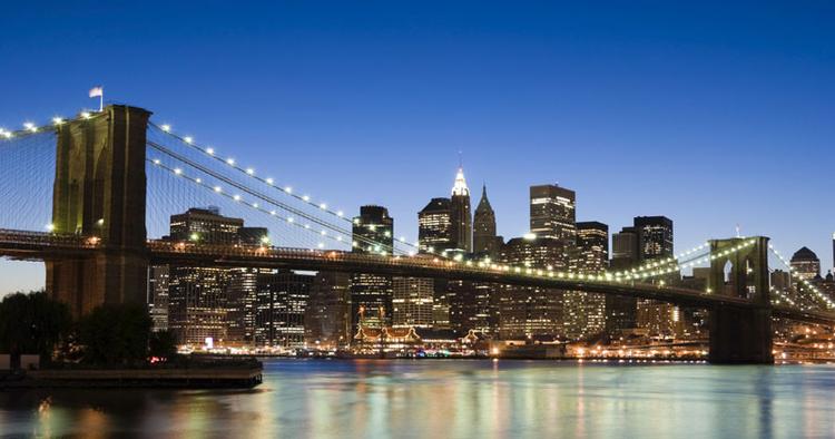 Storbyferie. Shoppingturen til New York er blevet billigere som følge af en svagere dollarkurs overfor danske kroner. 