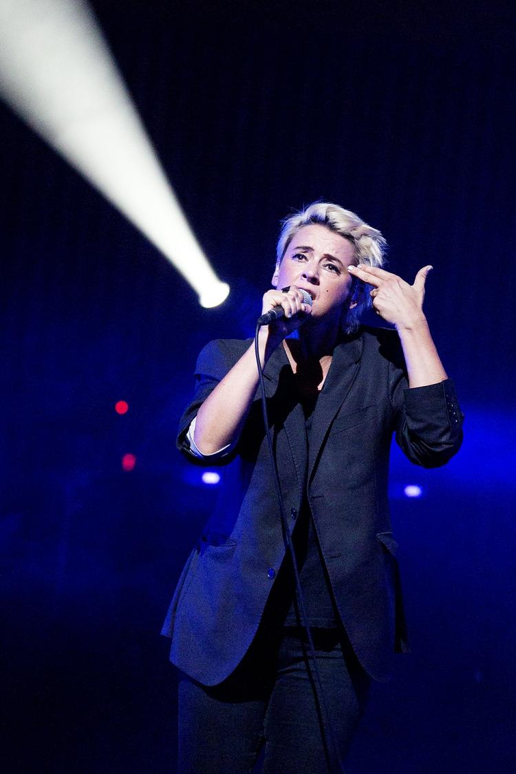 power. 41-årige Chan Marshall aka Cat Power var allerbedst, når hun  skruede op for stemmen og ned for elektronikken i den udsolgte Koncertsalen i aftes. 