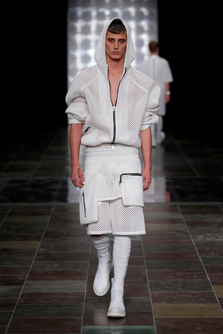 HULLER. Asger Juel Larsens bud på forårs- og sommertøj 2014 var både humoristisk og cool 