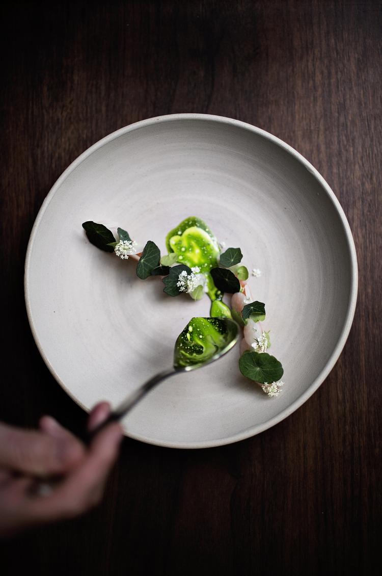 tallerkenkunst. Østersfløden og dildolien mødtes og skabte en bæredygtig lsd-drøm.Foto: 