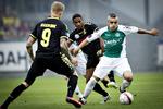 Duel. Viborg FF's Aleksandar Stankov i duel med Brøndby IF's Simon Makienok og Brøndby IF's Quincy Antipas. 