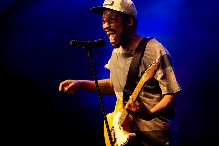 Nabiha og Shaka Loveless spiller til Fredagsrock