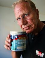 Handyman. I mange år var Flemming Leth simpelthen indbegrebet af en handyman på tv, hvor han gavmildt delte ud med gode råd om alt, hvad der kan opstå af problemer i huset. 