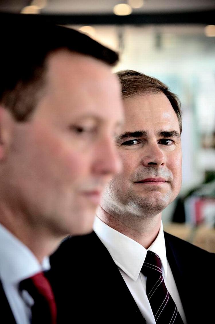 <cutline_leadin>Vemodigt. </cutline_leadin>Nick Hækkerup overlader modvilligt Forsvarsministeriet til Nicolai Wammen. <fotograf>Foto: Joachim Adrian.</fotograf> 